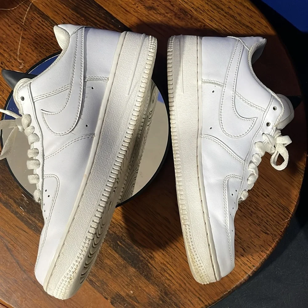 Nike White Air Force 1 - Picture 5 of 8